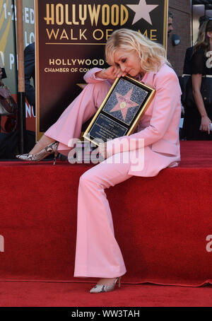 Attrice Judith Light detiene una placca di replica durante una cerimonia di inaugurazione venerandola con il 2673 rd stella sulla Hollywood Walk of Fame a Los Angeles il Giovedì 12 Settembre, 2019. Foto di Jim Ruymen/UPI Foto Stock