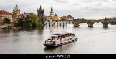 Charles Bridge, Praga, Repubblica Ceca Foto Stock