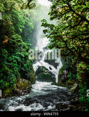 Lasciate che la caduta d'acqua - Nuova Zelanda Foto Stock