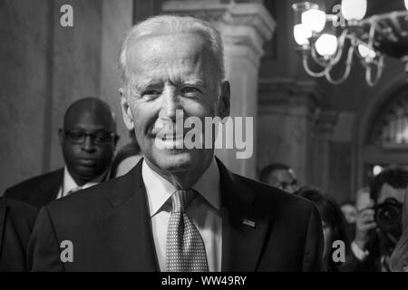 Stati Uniti Vice presidente Joe Biden arrivando a 58th inaugurazione presidenziale a Washington, 20 gennaio 2017. Foto Stock