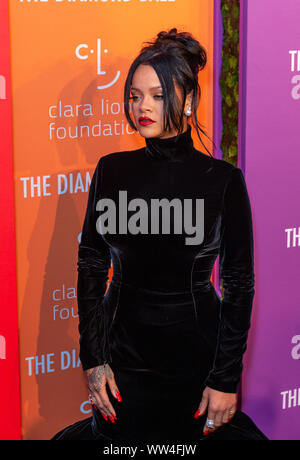 New York, NY - Settembre 12, 2019: Rihanna assiste quinto annuale sfera di diamante che beneficiano della Clara Lionel Foundation presso Cipriani Wall Street Foto Stock