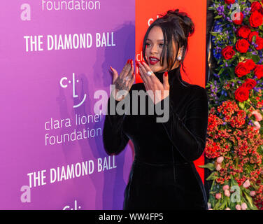 New York, NY - Settembre 12, 2019: Rihanna assiste quinto annuale sfera di diamante che beneficiano della Clara Lionel Foundation presso Cipriani Wall Street Foto Stock