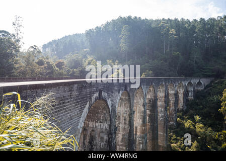 Demodara nove ponte di arco, Ella, Sri Lanka Foto Stock