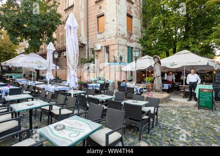 Belgrado, Serbia - agosto 07: Skadarlija (Skandarska), Belgrado il quartiere pieno di ristoranti e caffetterie il 7 agosto 2019 in Serbia Foto Stock