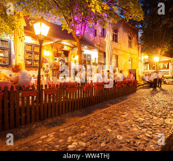 Belgrado, Serbia - agosto 07: Skadarlija (Skandarska), Belgrado il quartiere pieno di ristoranti e caffetterie il 7 agosto 2019 in Serbia Foto Stock