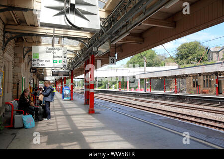 Piattaforma 3 alla stazione di Lancaster dove la maggior parte dei treni sono in viaggio in direzione nord Foto Stock