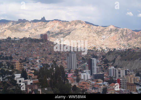 Funivia urbana del sistema di transito nella città di La Paz in Bolivia Foto Stock