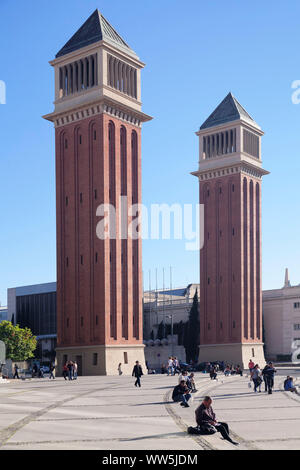 Torri Veneziane in Plaça d'Espanya (Placa de Espana), Barcellona, in Catalogna, Spagna Foto Stock