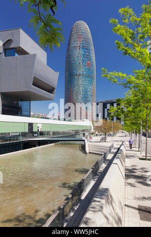 Torre Agbar, architetto Jean Nouvel, Plaça de les Glories Catalanes, Barcellona, in Catalogna, Spagna Foto Stock