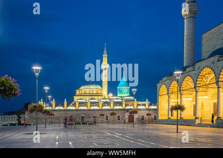 Vista notturna del museo di Mevlana a Konya, Turchia. Foto Stock