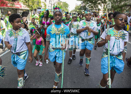 West Indian/Caraibi Kiddies Parade, Crown Heights, Brooklyn, New York. Foto Stock