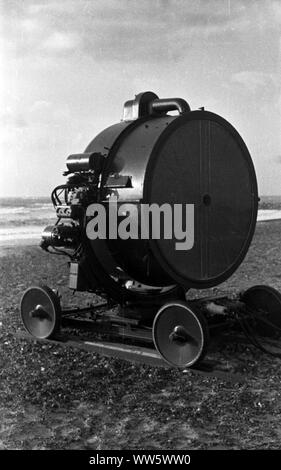 Wehrmacht Luftwaffe FLAK-Scheinwerfer / Flakscheinwerfer / 152 cm - Sperry 60 pollici proiettore di difesa contraerea Foto Stock