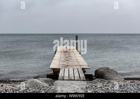 Marienleuchte, Fehmarn, Schleswig-Holstein, Germania, vista in un molo nel crepuscolo, Foto Stock