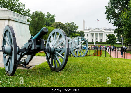 Washington DC, Stati Uniti d'America - 9 Giugno 2019: Lafayette Square a Washington in un giorno di pioggia. Foto Stock