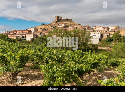 Hill-top borgo di San Vicente de la Sonsierra, La Rioja, Spagna Foto Stock