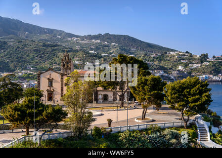 L'Italia, Sicilia e Isole Eolie Lipari Lipari città, sulla collina del castello, municipio Foto Stock