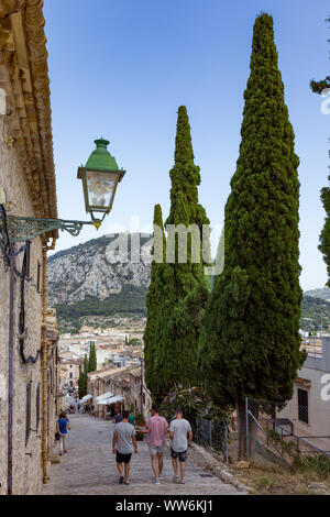 Le scale che portano al Calvario, Pollenca, città nel nord-est dell'isola di Mallorca, Mare mediterraneo, Isole Baleari, Spagna, Europa meridionale Foto Stock