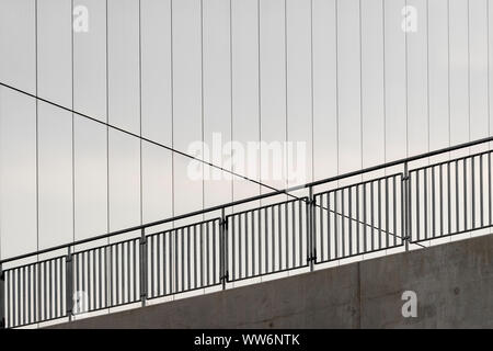 Edificio commerciale ringhiera esterna dettaglio Foto Stock