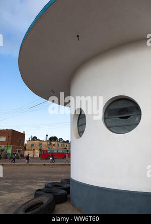 Ex stazione di servizio Agip costruita nel 1937, la regione centrale di Asmara Eritrea Foto Stock