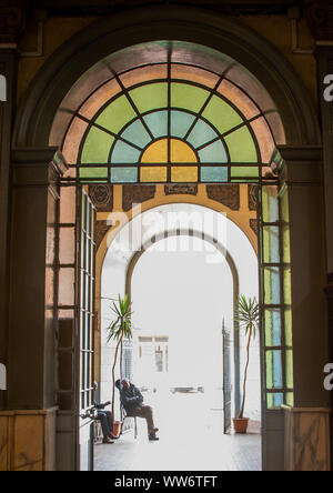 La vecchia porta del post office, regione centrale di Asmara Eritrea Foto Stock