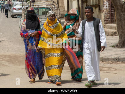 I musulmani al popolo eritreo in strada, Semien-Keih-Bahri, Keren, Eritrea Foto Stock