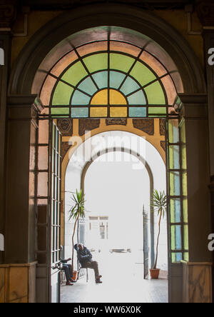 La vecchia porta del post office, regione centrale di Asmara Eritrea Foto Stock