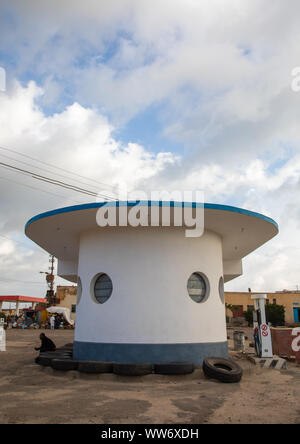 Ex stazione di servizio Agip costruita nel 1937, la regione centrale di Asmara Eritrea Foto Stock