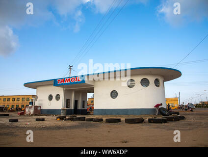 Ex stazione di servizio Agip costruita nel 1937, la regione centrale di Asmara Eritrea Foto Stock