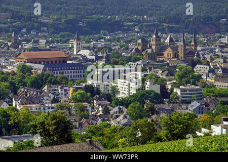 Vista della città con Aula Palatina e il Duomo dalla Petrisberg Hill, Trier, Renania-Palatinato, Germania Foto Stock