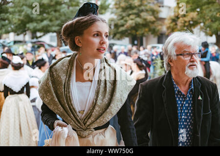 Tradizionalmente condita catalani durante il festival del riso in Arles, Francia Foto Stock