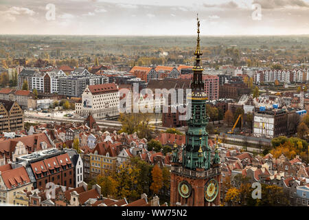 L'Europa, la Polonia, la Pomerania, Gdansk / Danzig, vista dalla Chiesa Mariacki Foto Stock