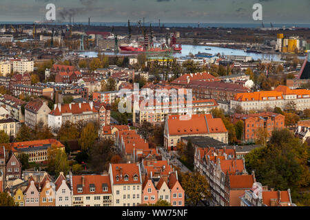 L'Europa, la Polonia, la Pomerania, Gdansk / Danzig, vista dalla Chiesa Mariacki Foto Stock