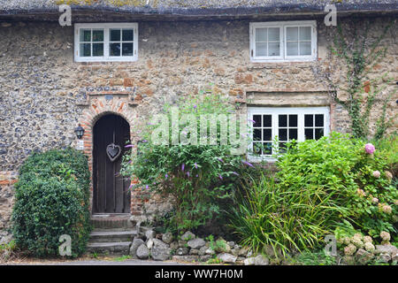 Vecchia casa inglese nelle aree rurali della Gran Bretagna Foto Stock