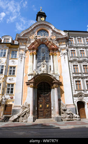 La Asamkirche, St. Johann Nepomuk chiesa in Sendlinger Strasse a Monaco di Baviera Foto Stock
