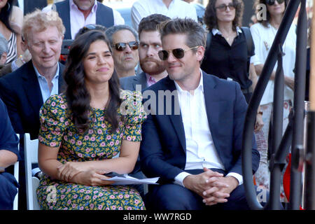 Settembre 12, 2019, Los Angeles, CA, Stati Uniti d'America: LOS ANGELES - Sep 12: America Ferrera, Ryan Piers Williams a Judith luce cerimonia stella sulla Hollywood Walk of Fame il 12 settembre 2019 a Los Angeles, CA (credito Immagine: © Kay Blake/ZUMA filo) Foto Stock