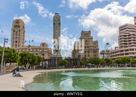 Monumento Monumento a los Caidos, comune, isola palace, Palacio Insular, Fuente de la Plaza de EspaÃ±a, Plaza de Espana, Santa Cruz de Tenerife, Tenerife, Isole Canarie, Spagna, Europa Foto Stock