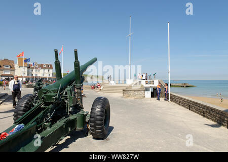 L'artiglieria presso la spiaggia di oro in occasione dello sbarco degli alleati in Arromanches-les-Bains, D-Day, Arromanches-les-Bains, Calvados, Bassa Normandia, canale inglese, Francia Foto Stock