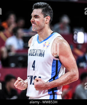 Luis Scola celebrando la vittoria dell'Argentina dopo la sconfitta della Francia. Pallacanestro FIBA World Cup Cina 2019, Semifinali Foto Stock