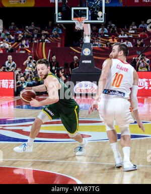 Mathew Dellavedova (Australia) vs. Spagna. Pallacanestro FIBA World Cup Cina 2019, Semifinali Foto Stock