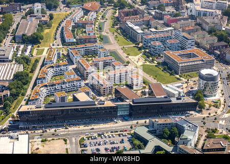 Vista aerea, nel quartiere universitario "GrÃ¼ne Mitte Essen', uno dei più moderni la sede aziendale di un tedesco di media house, FUNKE MEDIENGRUPPE Essen, nuovo capo ufficio e WAZ ufficio editoriale, Essen, Ruhrgebiet, Nord Reno-Westfalia, Germania Foto Stock