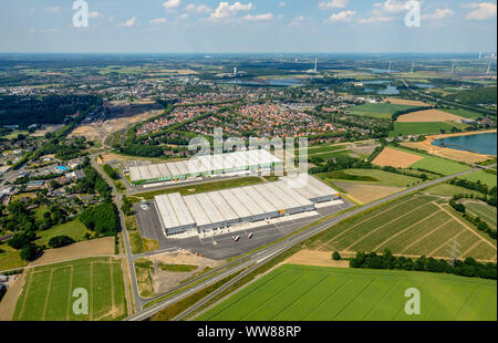 Vista aerea, posizione logistica Logport 6 in Kamp-Lintfort, ex carbone area di storage, appartiene alla Duisport - porto di Duisburg, magazzini per i carrelli di movimentazione, Kamp-Lintfort, la zona della Ruhr, Nord Reno-Westfalia, Germania Foto Stock