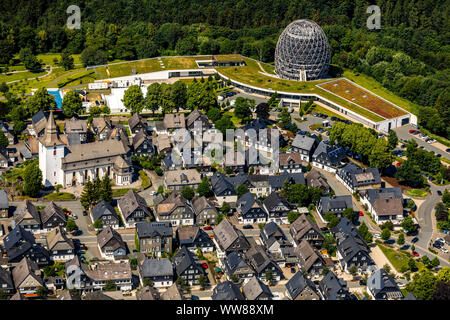 Vista aerea, Oversum Vital Resort, St. Chiesa Jakobus Winterberg, informazioni turistiche Winterberg, Winterberg, Sauerland, Nord Reno-Westfalia, Germania Foto Stock