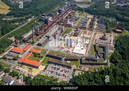 Vista aerea, il nuovo edificio della RAG Foundation presso la cokeria Zollverein Essen, RAG AG, Sito del Patrimonio Mondiale, la zona della Ruhr, Nord Reno-Westfalia, Germania Foto Stock