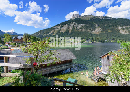 Altaussee, lago Altausseer vedere, boat house, bagnante, mountain perdente, Ausseerland-Salzkammergut, Steiermark, Stiria, Austria Foto Stock