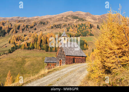 La Heilige Fatima cappella in Kamelisenalm, Innervillgraten, Valle di Villgraten, Tirolo orientale, Austria, Europa Foto Stock