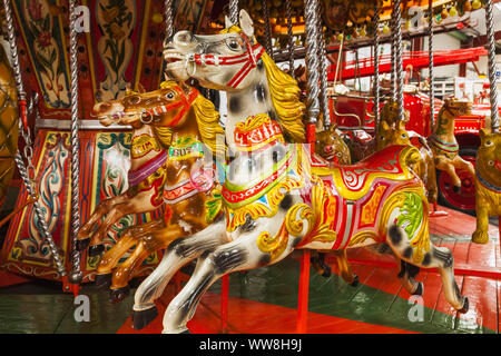 Inghilterra, nello Yorkshire, Scarborough, Scarborough Fair collezione storica, merry-go-round Foto Stock