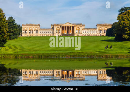 Inghilterra, Buckinghamshire, Stowe Stowe giardini paesaggistici, Stowe House Foto Stock