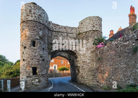 Inghilterra, East Sussex, Winchelsea, Strand Hill, il medievale del XIII secolo Town Gate Foto Stock