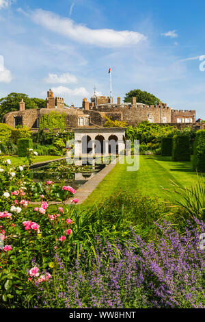 Inghilterra, Kent, Walmer, Walmer Castle, regina madre's Garden Foto Stock