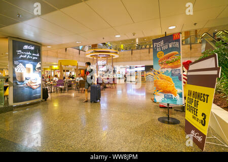 SINGAPORE - circa aprile, 2019: McDonald's a Changi International Airport. Foto Stock